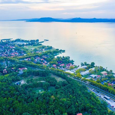 Relax Beach Apartman Fonyod Bagian luar foto